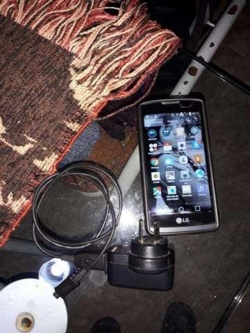 Vendo Lg Leon con Cargador para Movistar Vendo Lg Leon con Cargador para Movistar