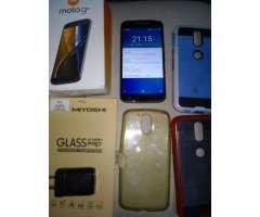 Moto G4 Libre, Caja, Cargador, 3 Fundas, 1 blindado repuesto