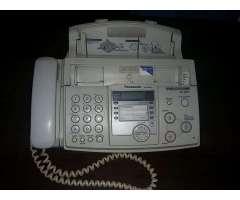 Se vende Fax Panasonic KXZAQ333 color blanco que trabaja con hojas comunes tipo A4.