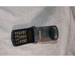 telefono celular  antiguo motorola startac