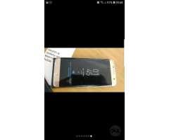 Samsung Galaxy S7 Edge con Detalles