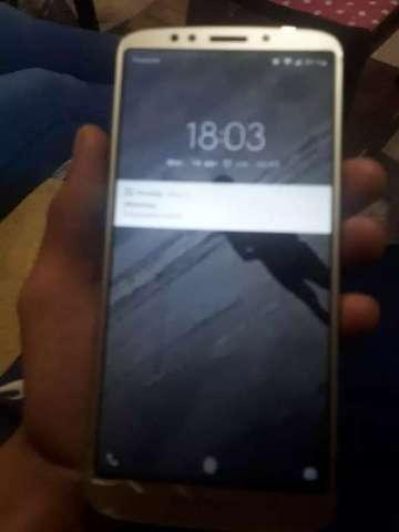 celular moto E 5 play usado ( apenas astillado) celular moto E 5 play usado ( apenas astillado)